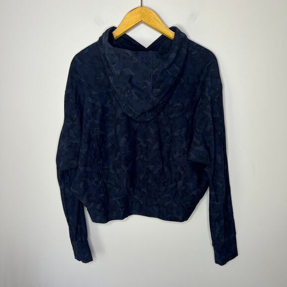 Athleta Blue Camo Farallon Cropped Hoodie Medium Dolman Long Sleeve Sweatshirt - Picture 9 of 11